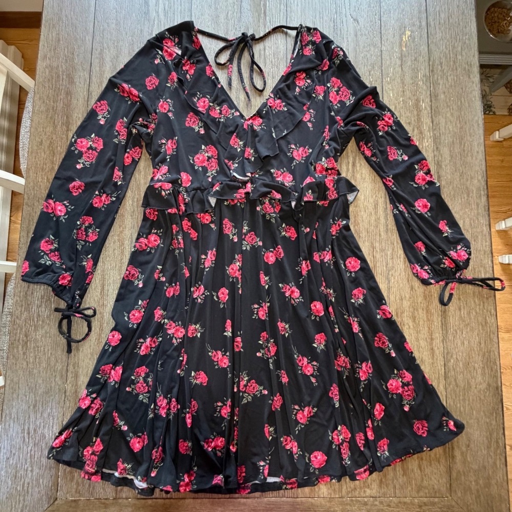 Torrid Black Red Rose Floral Jersey‎ Knit Ruffle V-Neck Skater Dress Plus 18/20